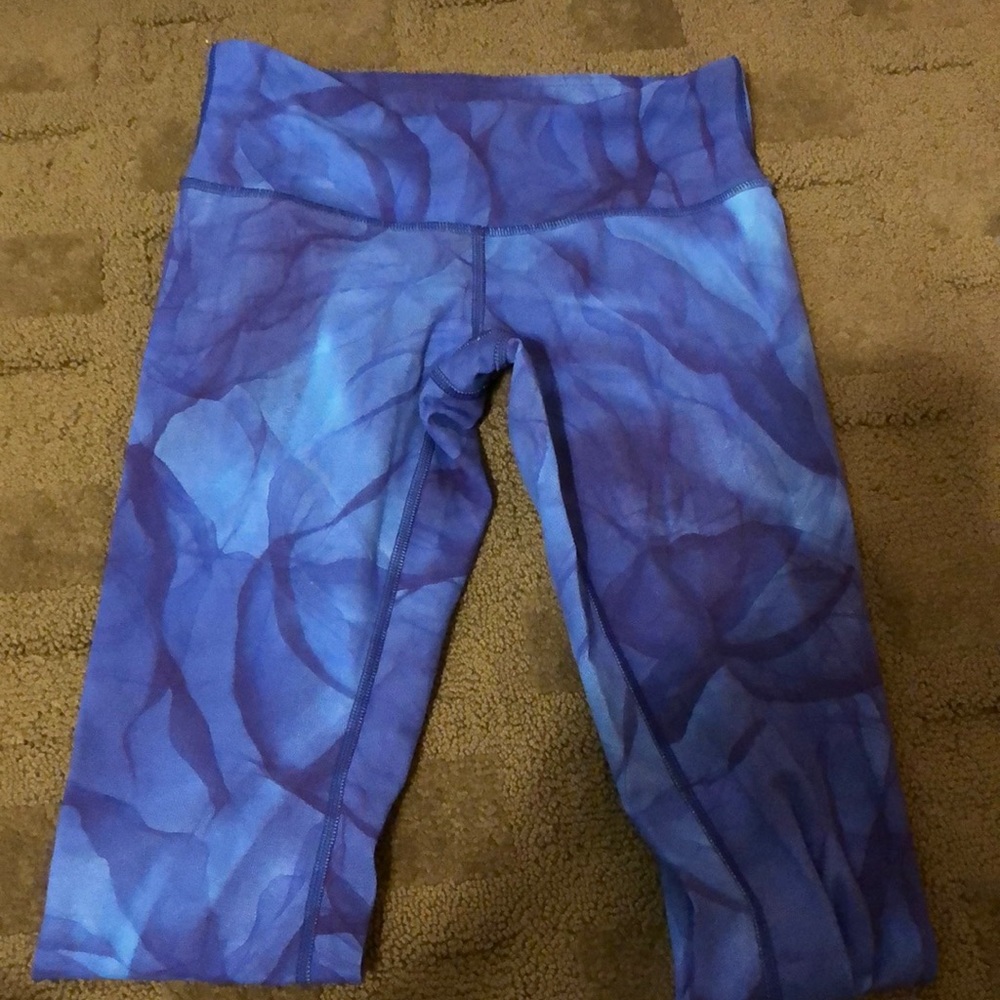 RARE LULULEMON LEGGINGS SIZE 4
